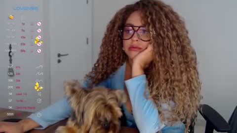 _just_a_queen_3 online show from February 21, 5:38 pm