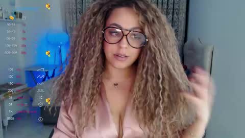 _just_a_queen_3 online show from December 21, 4:46 pm