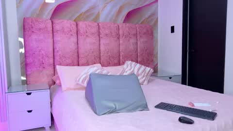 Kendall online show from February 6, 12:30 pm