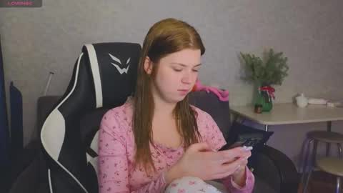 Molly   Emily online show from December 21, 6:58 pm