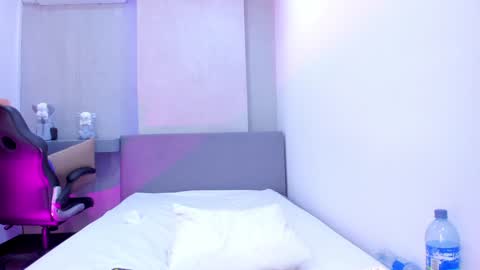 Kylie online show from February 6, 1:38 am