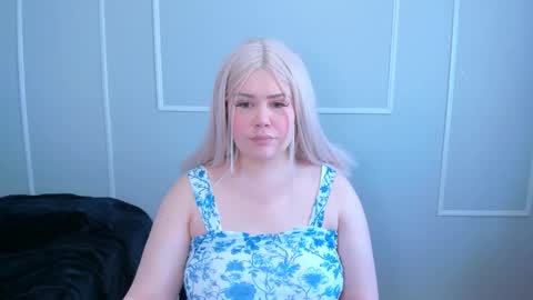leana online show from February 12, 6:00 pm
