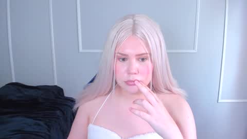 Snapshot of _leana_oo chatting on October 24, 7:25 pm leana online show from October 24, 7:25 pm
