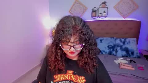 Liily online show from November 24, 9:02 pm