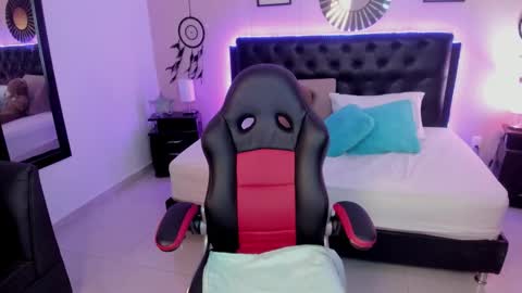 Liily online show from February 15, 7:51 am