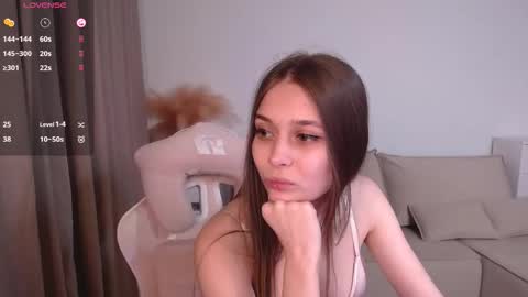 Amelia                        online show from December 16, 9:10 pm