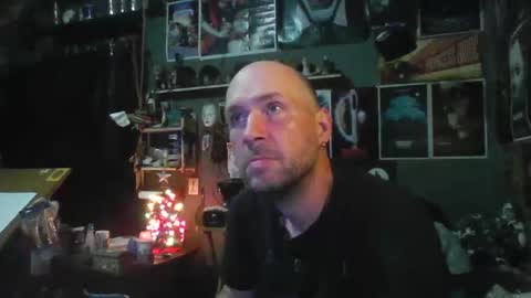 That guy online show from December 23, 4:40 am