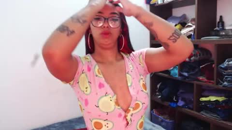 _loreana_ online show from November 24, 10:52 pm