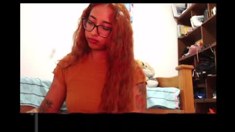 _loreana_ online show from April 5, 11:24 pm