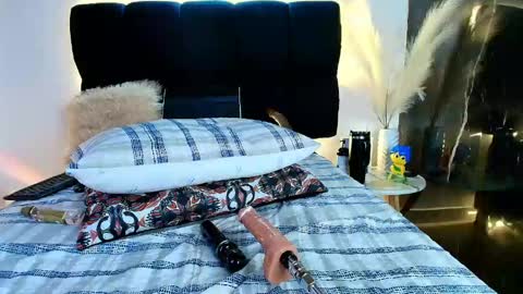 Lorrayne online show from April 29, 5:30 pm