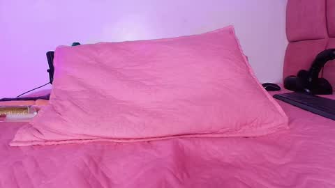Snapshot of _lorrayne_ chatting on February 26, 6:04 pm Lorrayne online show from February 26, 6:04 pm