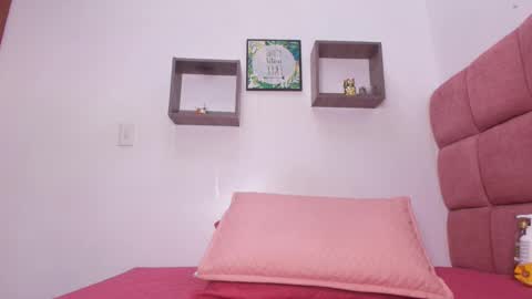 Snapshot of _lorrayne_ chatting on February 14, 11:53 am Lorrayne online show from February 14, 11:53 am