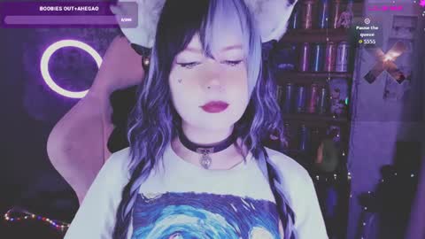 Mia online show from June 13, 6:40 pm