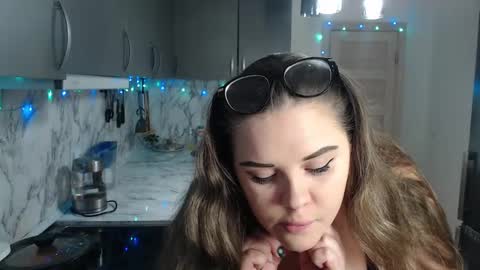Snapshot of _mamma_mia_ chatting on December 28, 10:13 pm Kate online show from December 28, 10:13 pm