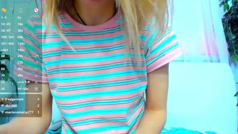 Snapshot of _mari_so chatting on February 20, 5:12 am Scarlett online show from February 20, 5:12 am