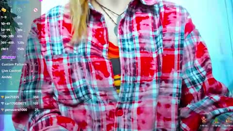 Snapshot of _mari_so chatting on March 1, 8:23 am Scarlett online show from March 1, 8:23 am
