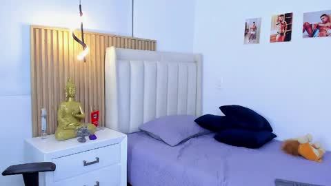 _matthew_santos_ online show from March 31, 2:01 am