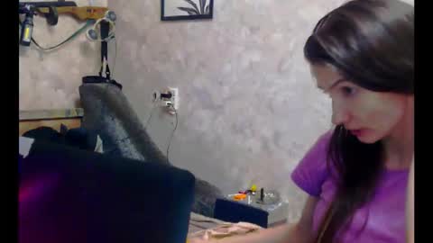 me0w me0w online show from February 18, 4:45 am