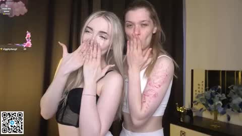 Elva and Kate  online show from November 19, 5:51 am