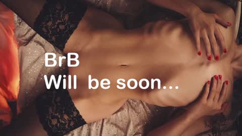 Snapshot of _meganmeow_ chatting on February 5, 1:26 am  Saturday - start 2030-2130 GMT online show from February 5, 1:26 am