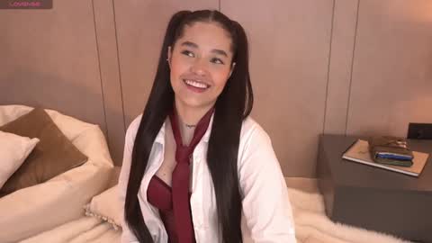Snapshot of _meghan_gomez1_ chatting on December 6, 2:11 pm online show from December 6, 2:11 pm
