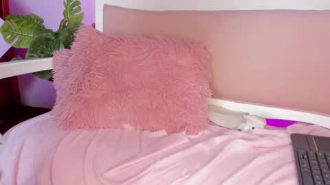 mia online show from March 2, 3:22 am