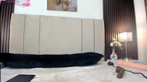 _mila_dyva online show from March 4, 4:37 pm