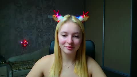 Melanie online show from December 18, 10:54 am