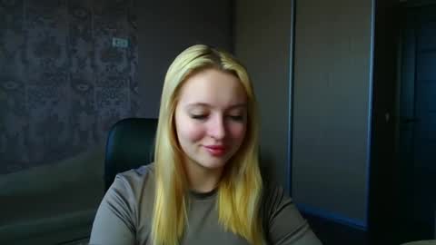 Melanie online show from February 2, 11:06 am