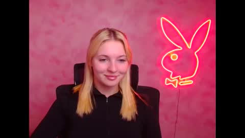 Melanie online show from October 28, 9:43 am