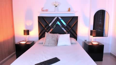 mizuki  online show from March 19, 4:23 pm