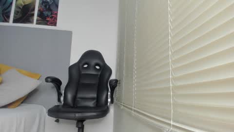 _molly_rosse_ online show from February 4, 11:36 am