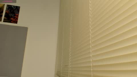 _molly_rosse_ online show from October 29, 12:18 pm