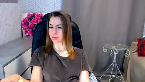 Snapshot of _naughty_megan_ chatting on February 20, 10:37 am Megan online show from February 20, 10:37 am