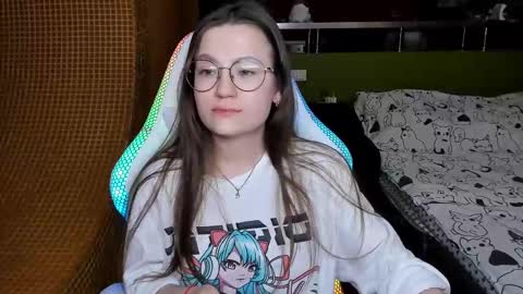 Snapshot of _nemalkovamia chatting on March 6, 1:57 pm Mia with a big heart online show from March 6, 1:57 pm