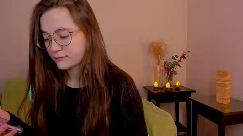 Snapshot of _nemalkovamia chatting on February 16, 3:26 am Mia with a big heart online show from February 16, 3:26 am