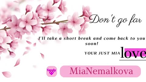 Snapshot of _nemalkovamia chatting on December 26, 6:52 am Mia with a big heart online show from December 26, 6:52 am