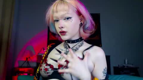 Nicole online show from January 7, 3:33 am