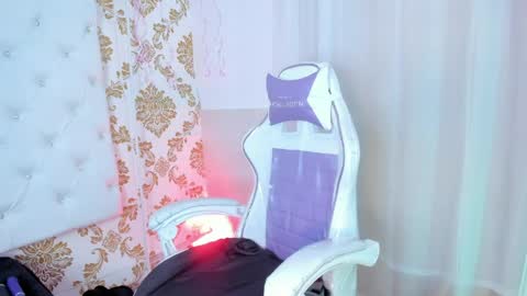 pinki online show from April 8, 2:25 am