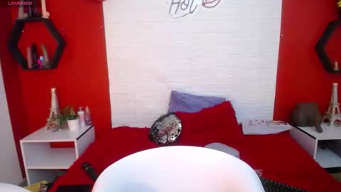 Laura online show from January 17, 11:02 pm