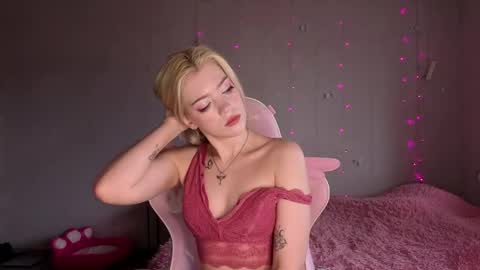 Ellie and Nika online show from June 1, 1:23 pm