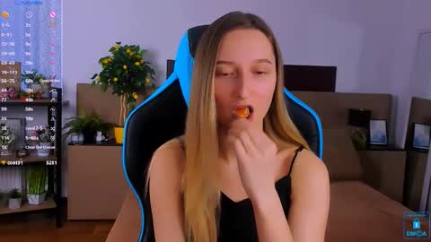 I am Rina online show from November 27, 7:38 am