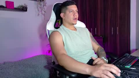 Snapshot of _robertobaggio chatting on September 19, 11:03 am Roberto online show from September 19, 11:03 am