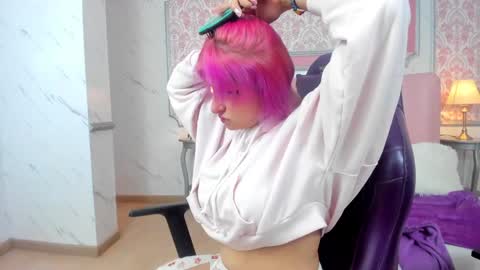     1430  2100  -5  online show from December 7, 8:11 pm