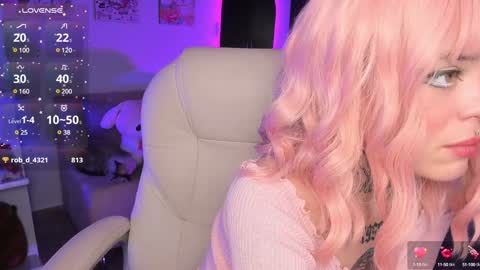 Snapshot of _sabrinamoon chatting on January 25, 2:58 pm online show from January 25, 2:58 pm