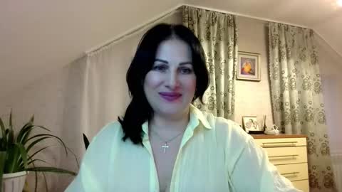 Snapshot of _sarairiti chatting on October 12, 11:47 am Sara online show from October 12, 11:47 am