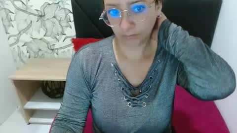 _saraximena_ online show from December 23, 5:46 am