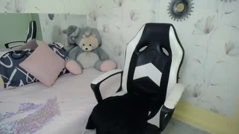 Snapshot of _sexyredhead_ chatting on October 18, 12:31 pm KATA online show from October 18, 12:31 pm