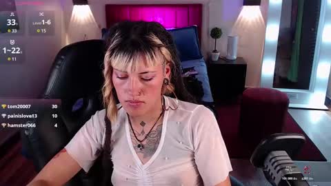Snapshot of _sharlotte777 chatting on March 6, 6:59 pm _sharlotte777 online show from March 6, 6:59 pm