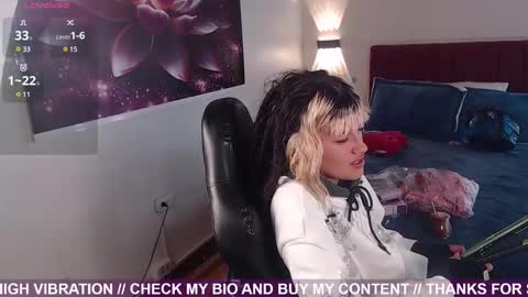 Snapshot of _sharlotte777 chatting on February 12, 3:49 pm _sharlotte777 online show from February 12, 3:49 pm